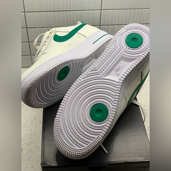 Nike Air Force 1 ‘07 green and gold men shoes - Picture 5 of 6